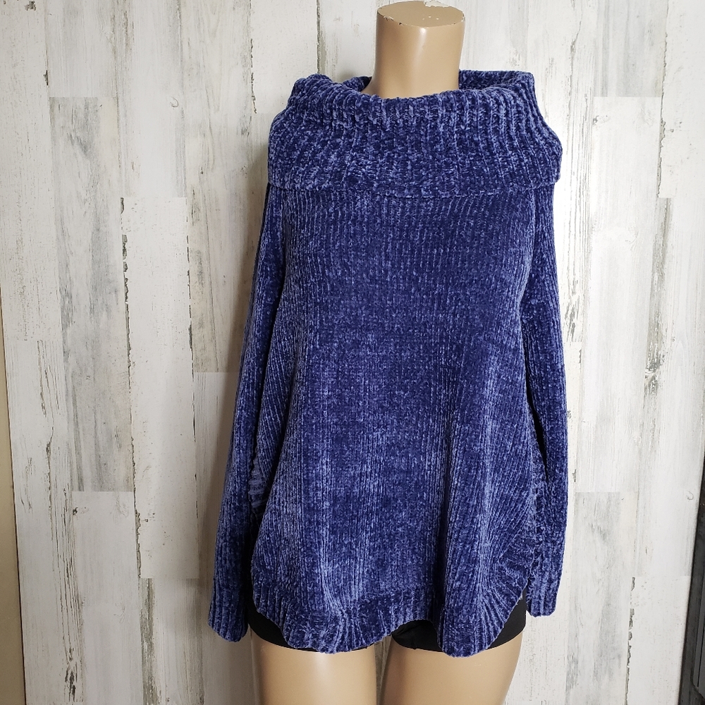 Jones New York Signature turtleneck blue  Sweater size S